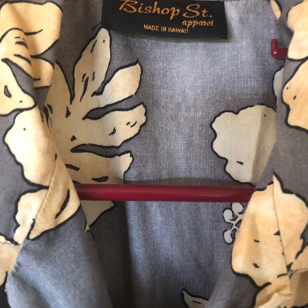 Women’s Aloha shirt size large